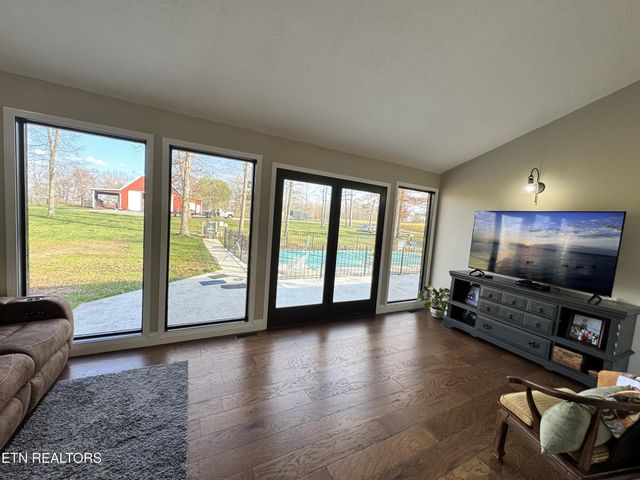 5519 S York Hwy, Grimsley, TN 38565