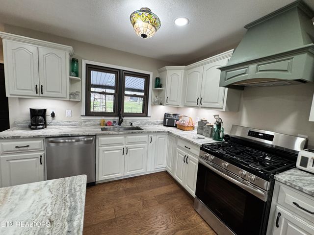 5519 S York Hwy, Grimsley, TN 38565