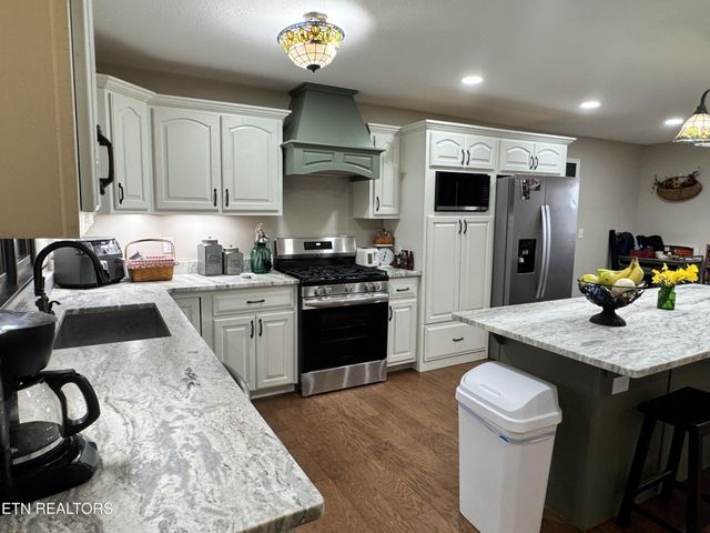 5519 S York Hwy, Grimsley, TN 38565