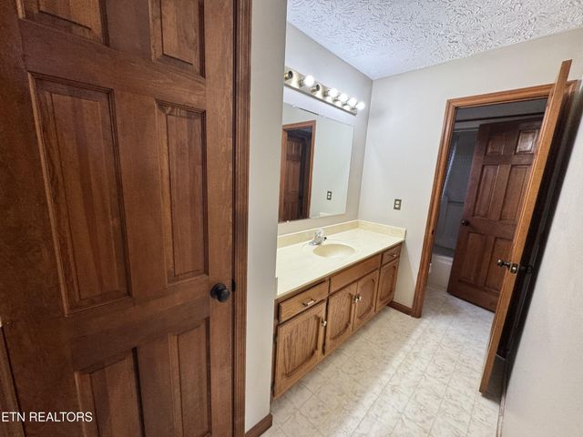 5519 S York Hwy, Grimsley, TN 38565