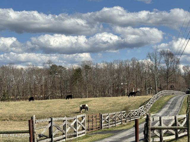 5519 S York Hwy, Grimsley, TN 38565