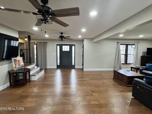 5519 S York Hwy, Grimsley, TN 38565