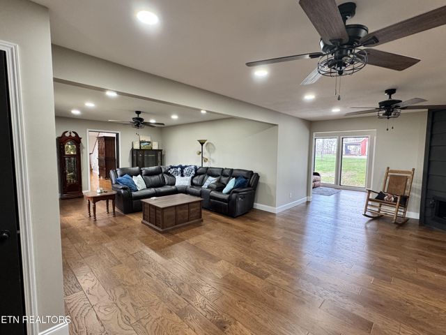 5519 S York Hwy, Grimsley, TN 38565