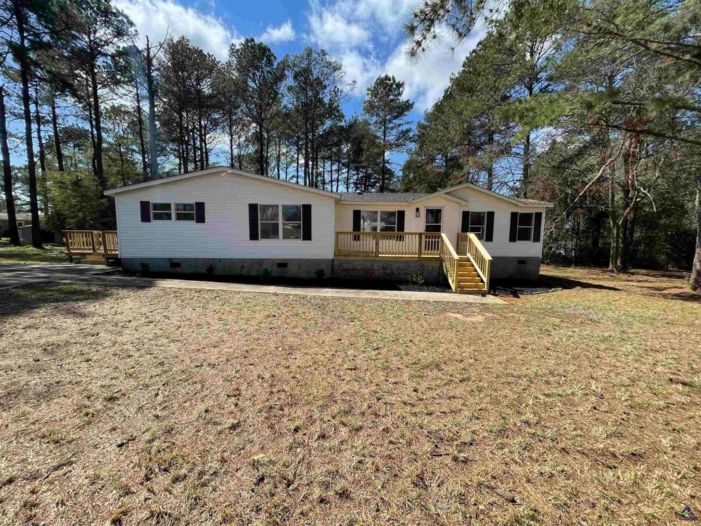 105 Senimor Court, Perry, GA 31069