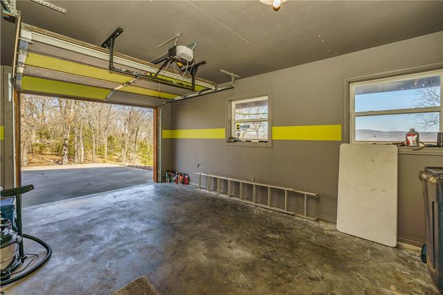 187 Lakeview Drive, Eureka Springs, AR 72631