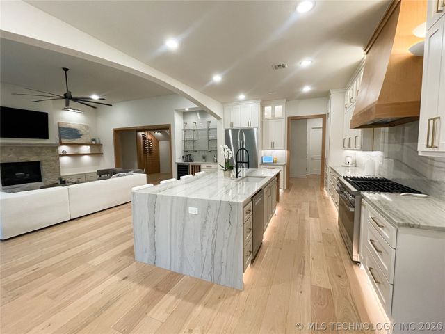 17765 E Red Hawk Road, Owasso, OK 74055