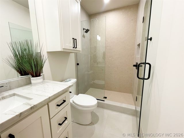 17765 E Red Hawk Road, Owasso, OK 74055