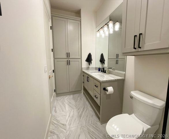 17765 E Red Hawk Road, Owasso, OK 74055
