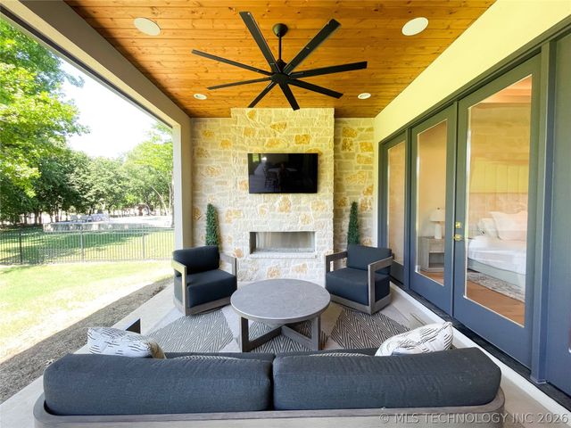 17765 E Red Hawk Road, Owasso, OK 74055