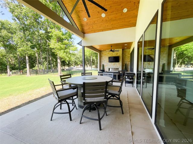 17765 E Red Hawk Road, Owasso, OK 74055