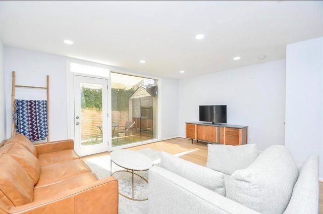 615 Kipling Street 9, Houston, TX 77006