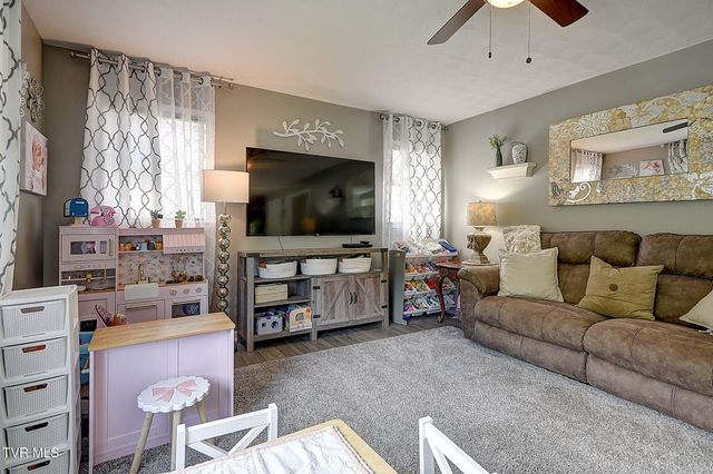 6814 Gate City Highway, Bristol, VA 24202