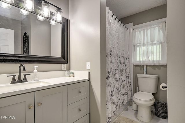 6814 Gate City Highway, Bristol, VA 24202