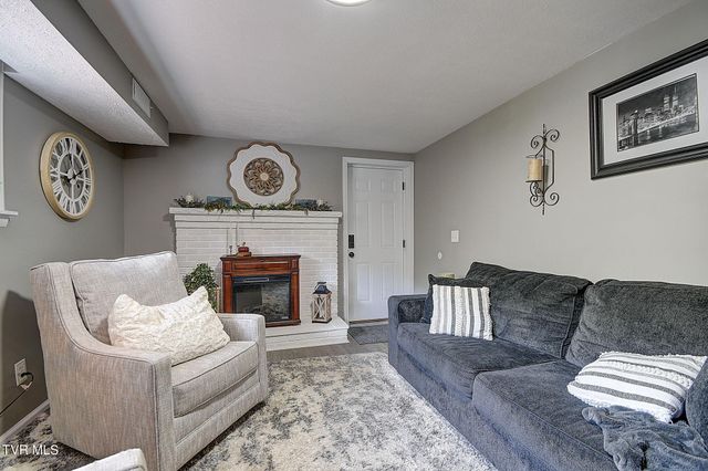 6814 Gate City Highway, Bristol, VA 24202