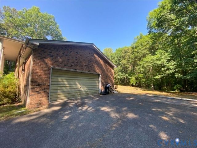 9405 Dabney Dr, Sutherland, VA 23885