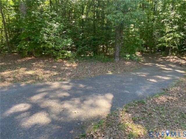 9405 Dabney Dr, Sutherland, VA 23885