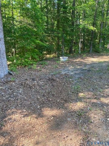 9405 Dabney Dr, Sutherland, VA 23885