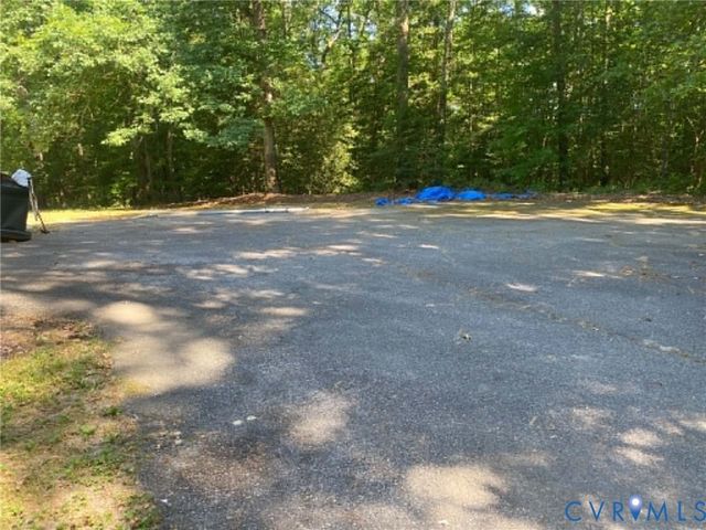 9405 Dabney Dr, Sutherland, VA 23885