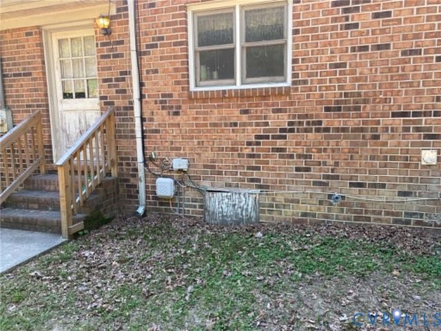 9405 Dabney Dr, Sutherland, VA 23885