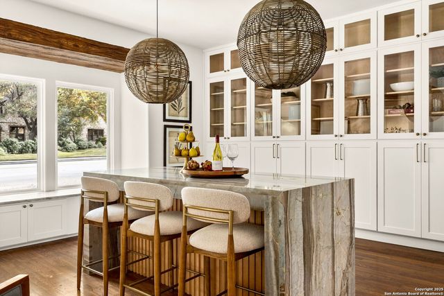 417 E Hildebrand, San Antonio, TX 78212