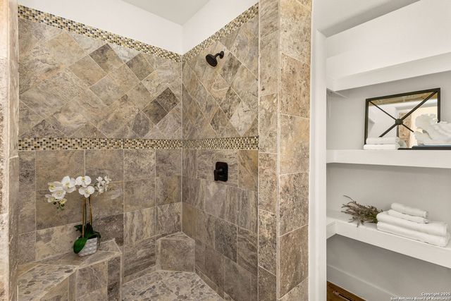 417 E Hildebrand, San Antonio, TX 78212