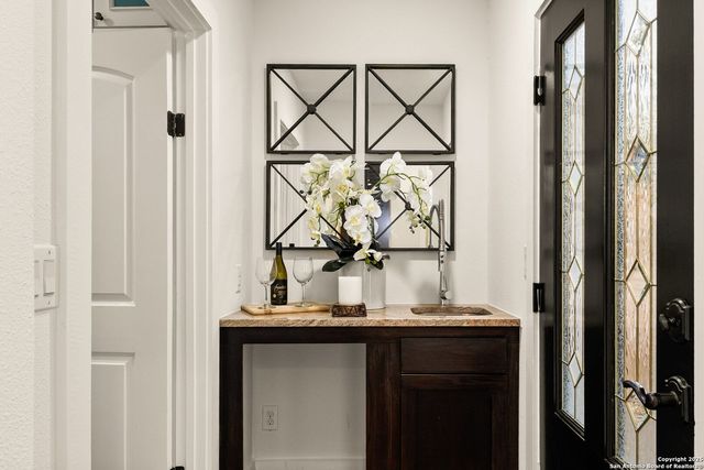 417 E Hildebrand, San Antonio, TX 78212