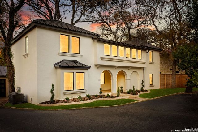 417 E Hildebrand, San Antonio, TX 78212