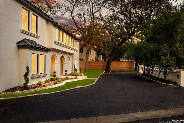 417 E Hildebrand, San Antonio, TX 78212