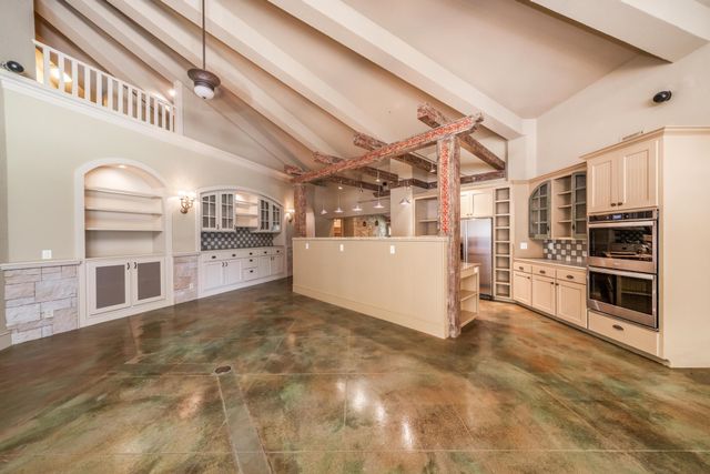 7610 W 45th St N, Maize, KS 67101