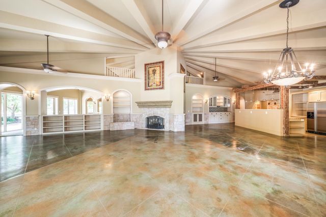 7610 W 45th St N, Maize, KS 67101