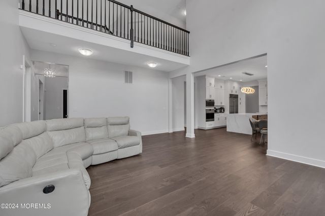 14 Falson Lane, Morganville, NJ 07751