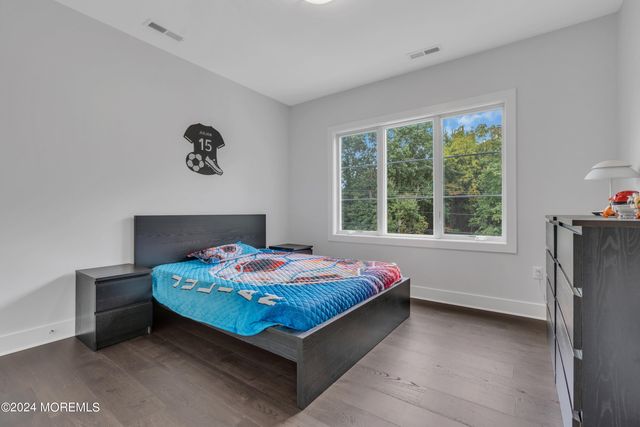 14 Falson Lane, Morganville, NJ 07751