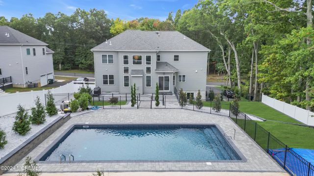 14 Falson Lane, Morganville, NJ 07751