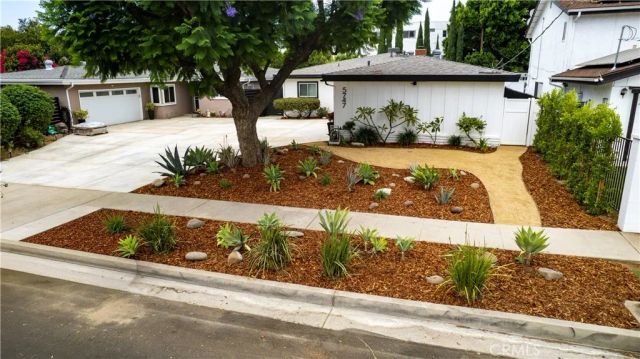 5747 Agnes Avenue, Valley Village, CA 91607