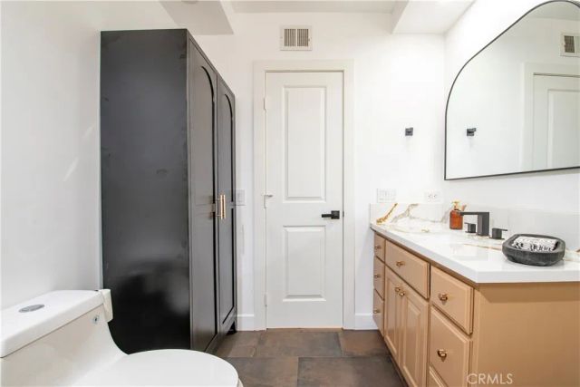 5747 Agnes Avenue, Valley Village, CA 91607