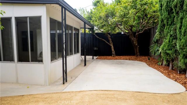 5747 Agnes Avenue, Valley Village, CA 91607