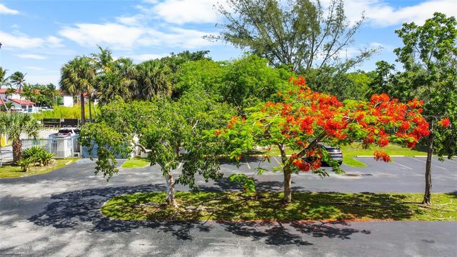 8200 SW 210th St 103, Cutler Bay, FL 33189