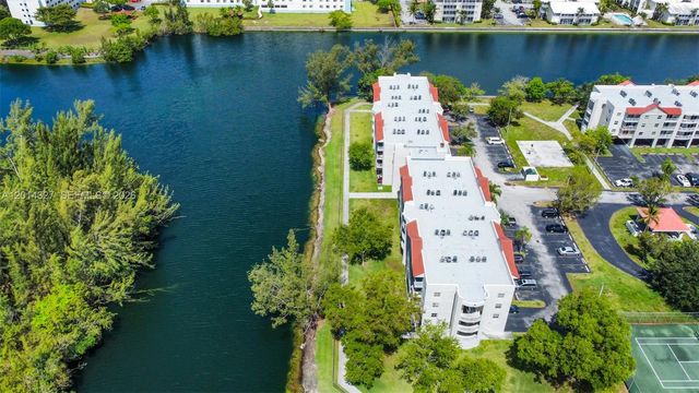 8200 SW 210th St 103, Cutler Bay, FL 33189