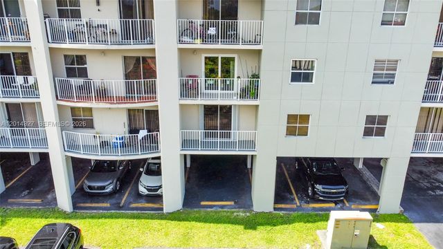 8200 SW 210th St 103, Cutler Bay, FL 33189