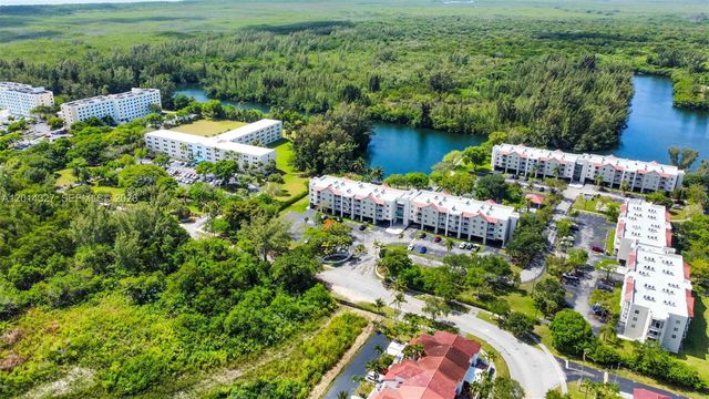 8200 SW 210th St 103, Cutler Bay, FL 33189