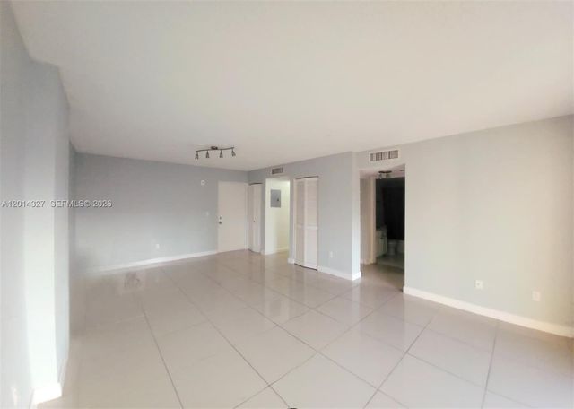 8200 SW 210th St 103, Cutler Bay, FL 33189