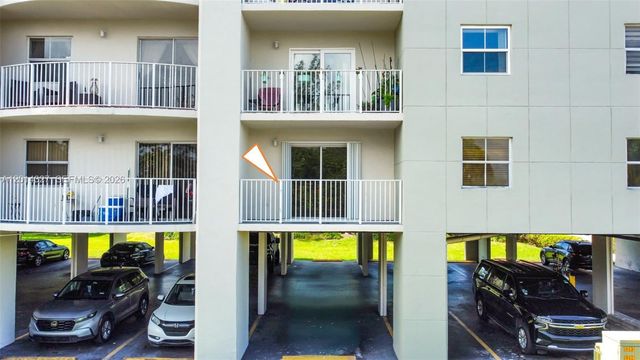 8200 SW 210th St 103, Cutler Bay, FL 33189