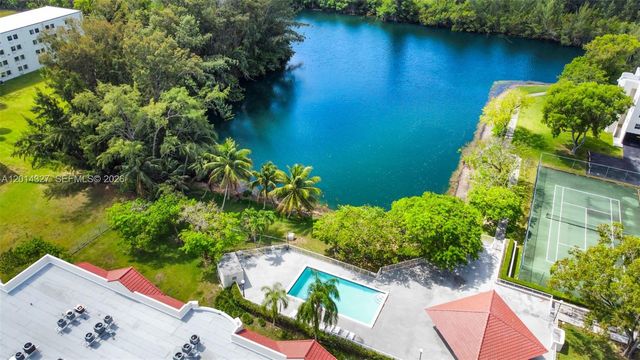 8200 SW 210th St 103, Cutler Bay, FL 33189