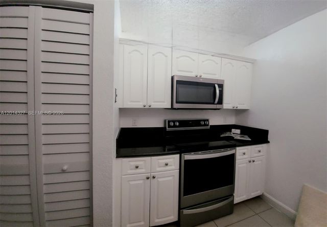 8200 SW 210th St 103, Cutler Bay, FL 33189