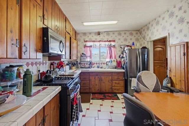 9149 Oso Rd, Spring Valley, CA 91977