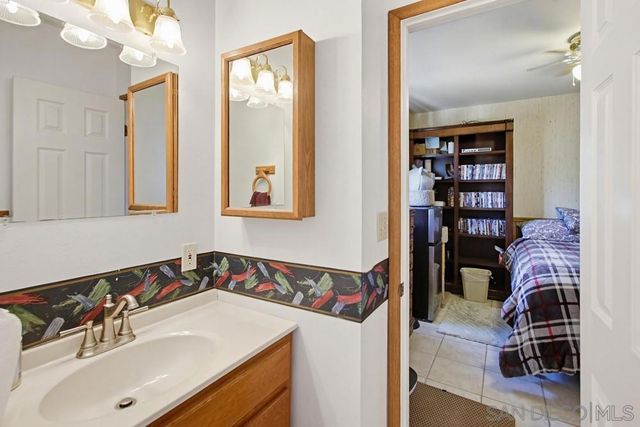 9149 Oso Rd, Spring Valley, CA 91977