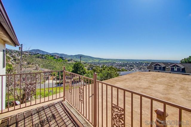 9149 Oso Rd, Spring Valley, CA 91977