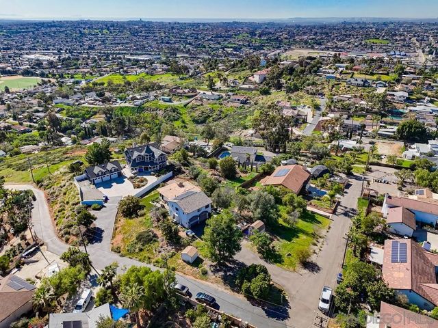 9149 Oso Rd, Spring Valley, CA 91977