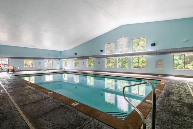 907 N Sandalwood Circle 71, Muskegon, MI 49441