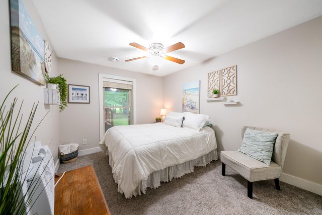 907 N Sandalwood Circle 71, Muskegon, MI 49441